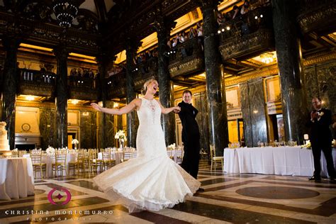 First Dance before or after Dinner: The Dance as a Ritual of the Day